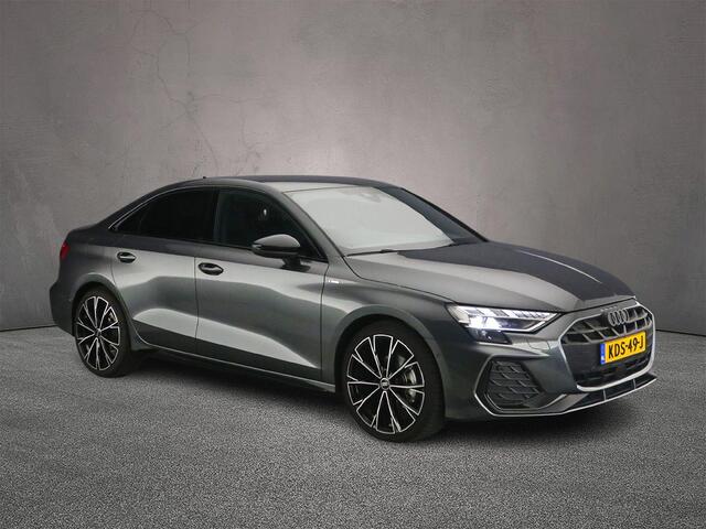 Audi A3 Limousine 30 TFSI S edition | Camera | Sportstoelen | Privacy Glass | Draadloze telefoonlader | Sportonderstel
