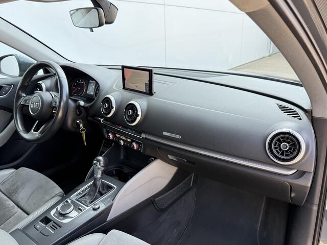 Audi A3 S-line 1.5 TFSI *Motor tikt* Automaat Climate Control Camera Navigatie Trekhaak Stoelverwarming Parkeersensoren