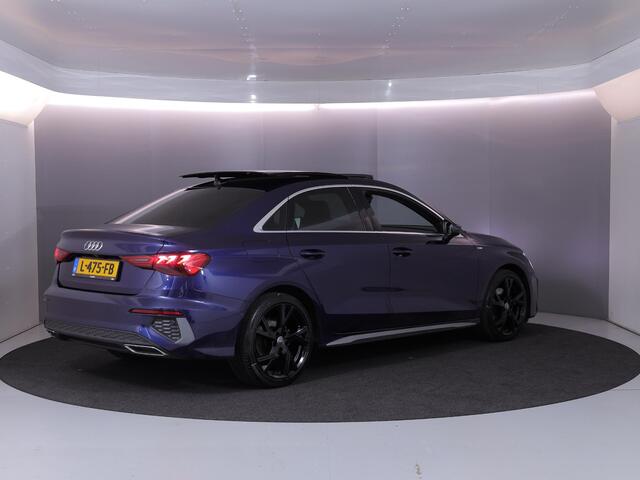 Audi A3 Limousine 35 TFSI S edition 150 pk S-tronic | Navigatie | Panoramadak | Parkeersensoren (Park assist) | Achteruitrijcamera | Matrix LED koplampen | B&O Soundsystem |