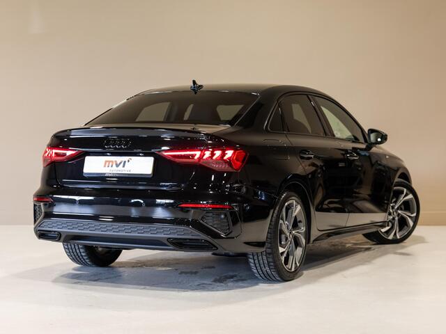 Audi A3 Limousine 35 TFSI S-Line edition / 150pk / NAP / Matrix LED / Stoelverwarming / Adaptieve cruise control /