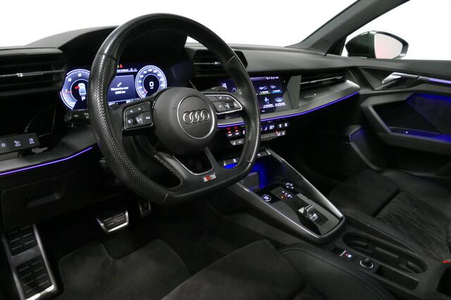 Audi A3 Limousine 35 TDI S Line / S-Line ex- & interieur / Maxton Design Bodykit / Panoramadak / S Sportstoelen / Bang & Olufsen Sound / Matrix LED / Ambienteverlichting / Stoelverwarming / Apple Carplay - Android Auto / 19'' LMV Vossen look / Black Optic pakket / Achteruitrijcamera / Navigatie / Cruise Control