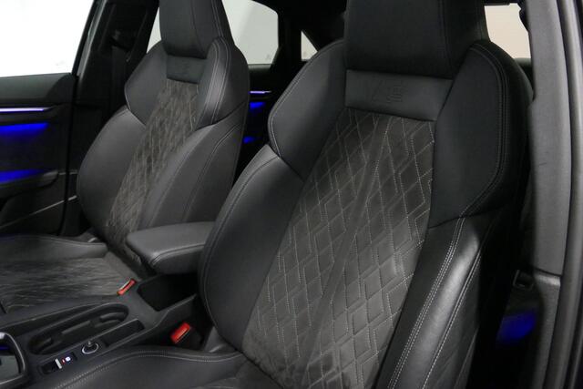 Audi A3 Limousine 35 TDI S Line / S-Line ex- & interieur / Maxton Design Bodykit / Panoramadak / S Sportstoelen / Bang & Olufsen Sound / Matrix LED / Ambienteverlichting / Stoelverwarming / Apple Carplay - Android Auto / 19'' LMV Vossen look / Black Optic pakket / Achteruitrijcamera / Navigatie / Cruise Control