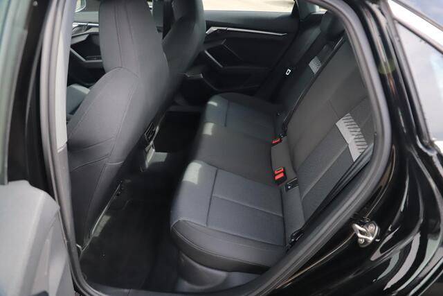 Audi A3 Limousine 30 TFSI Business edition Automaat Sportstoelen LMV Full LED Navigatie Carplay Android Climate Cruise Control
