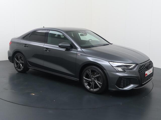 Audi A3 Limousine 35 TFSI S edition | 150 PK | Automaat | Cruise control | Climate control | LED verlichting | Navigatiesysteem | Parkeersensoren | S-Line | Apple Carplay / Android Auto |