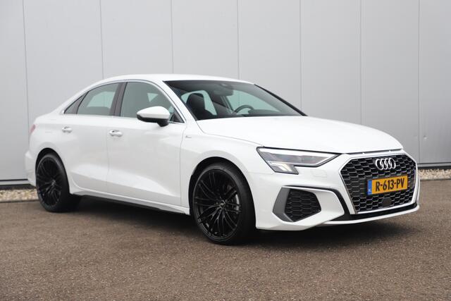 Audi A3 Limousine 30 TFSI S edition Automaat 19 inch ABT Velgen RS Zetels Rode Stiksels Navigatie Carplay Adaptive Cruise Rijstrooksensor Parkeersensor 2X S-Line