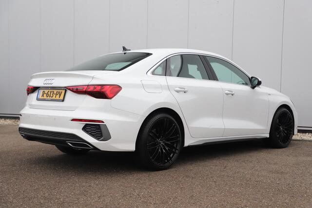 Audi A3 Limousine 30 TFSI S edition Automaat 19 inch ABT Velgen RS Zetels Rode Stiksels Navigatie Carplay Adaptive Cruise Rijstrooksensor Parkeersensor 2X S-Line