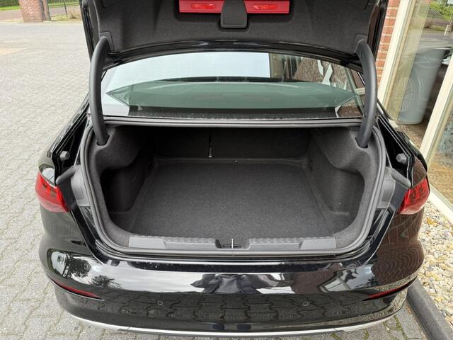 Audi A3 Limousine 30 TFSI Bns edition Automaat KEYLESS / VIRTUAL.COCKPIT / PDC / GROOT.NAVI / LED / CARPLAY / ANDROID / DAB+