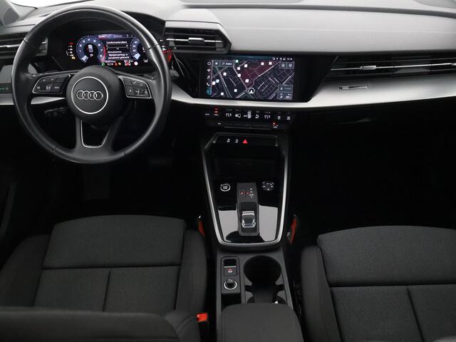 Audi A3 Limousine 30 TFSI Advanced Black Edition | 1e eigenaar | Navigatie | Parkeersensoren | Privacy Glass |