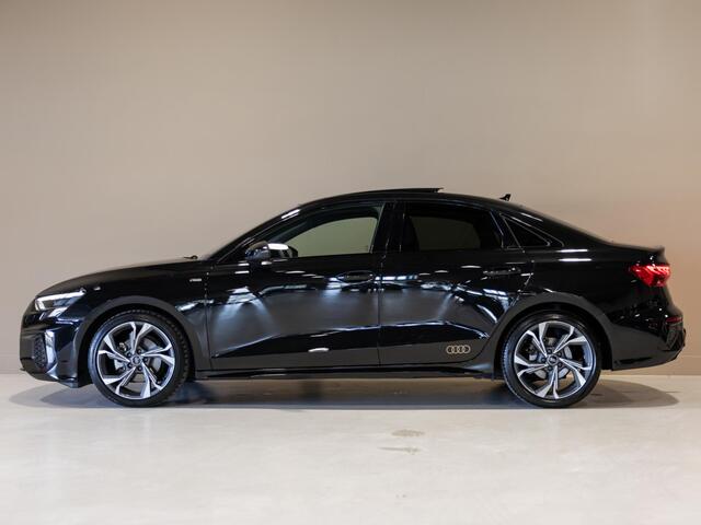 Audi A3 Limousine 30 TFSI 2x S-Line edition / 110pk / Panorama dak / Trekhaak /