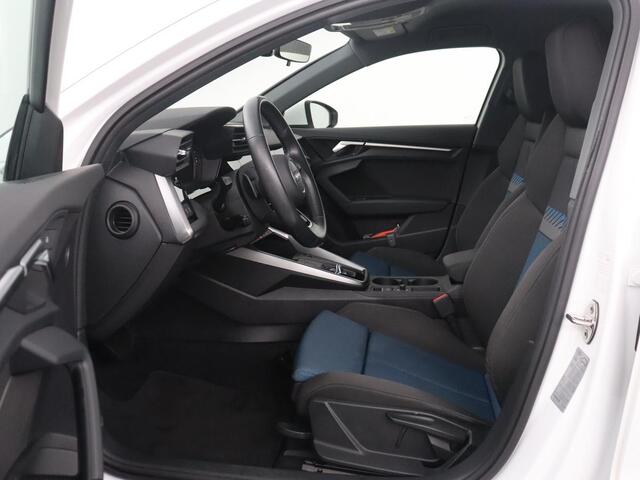 Audi A3 Limousine 35 TFSI S edition | Camera | Park assist | Carplay | Virtual Dashboard | Climate control | Full LED | Cruise control |