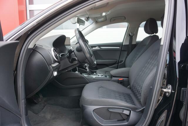 Audi A3 SPORTBACK 1.4 e-tron PHEV Attraction Pro Line plus | LED | Navigatie | Climate | Origineel NL |