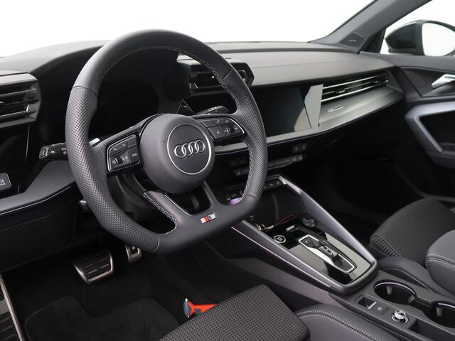 Audi A3 SPORTBACK 35 TFSI S edition | Sonos premium 3D | Afgevlakt stuurwiel | Privacy Glass | Elektrisch verstelbare voorstoelen | Matrix LED | Lane Change Warning | Adaptive Cruise Controle | Lichtpakket Plus Ambiente Licht |