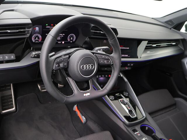 Audi A3 SPORTBACK 35 TFSI S edition | Panoramadak | Sfeerverlichting | Adaptieve Cruise Control | Achteruitrijcamera | Sonos Geluidssysteem |