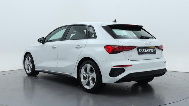 Audi A3 SPORTBACK 30 TFSI S edition | Navigatie | Carplay | Climate control |