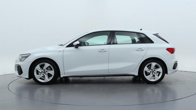 Audi A3 SPORTBACK 30 TFSI S edition | Navigatie | Carplay | Climate control |