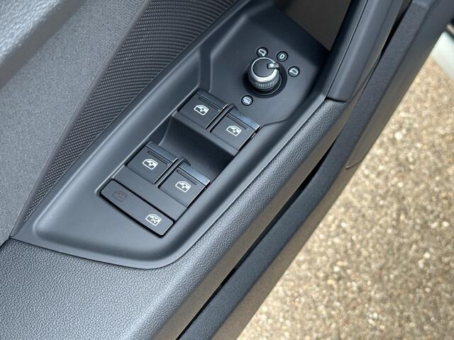 Audi A3 SPORTBACK 35 TFSI 150pk S-tronic S-line | Led | Virtual cockpit | Sportstoelen | Adapt. Cruise | Rijklaar incl. garantie