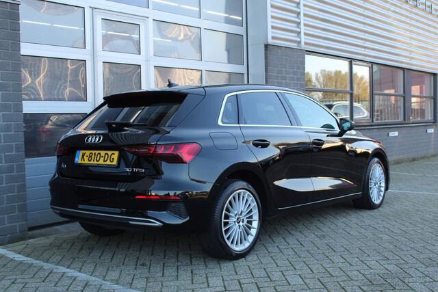 Audi A3 SPORTBACK 30 TFSI Business edition / Carplay / Navigatie / Automaat / N.A.P.