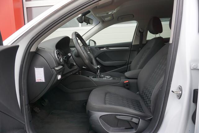 Audi A3 SPORTBACK 1.4 TFSI CoD Design Pro Line Plus | S-Line | Navigatie | Climate | Cruise | 18'' inch |