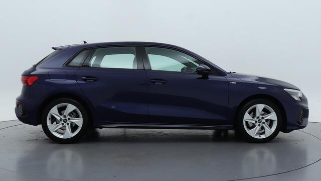 Audi A3 SPORTBACK 30 TFSI S edition | Zwart optiek | PDC | Carplay |