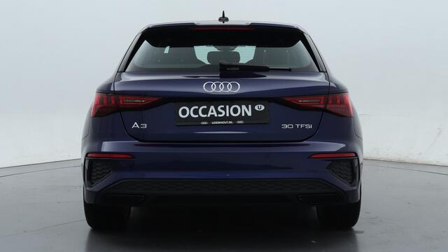 Audi A3 SPORTBACK 30 TFSI S edition | Zwart optiek | PDC | Carplay |