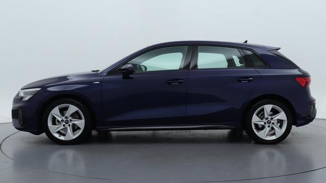 Audi A3 SPORTBACK 30 TFSI S edition | Zwart optiek | PDC | Carplay |