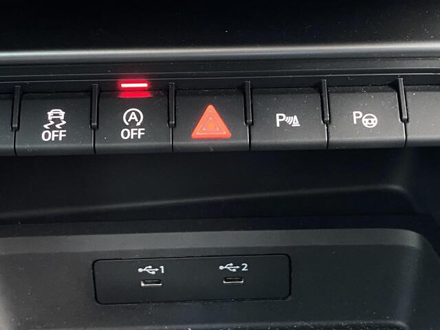 Audi A3 SPORTBACK 35 TFSi (1.5) S-Tronic Edition One S-Line met o.a. navi, LED, Park Assist, lederen bekleding, stoelverwarming, etc.