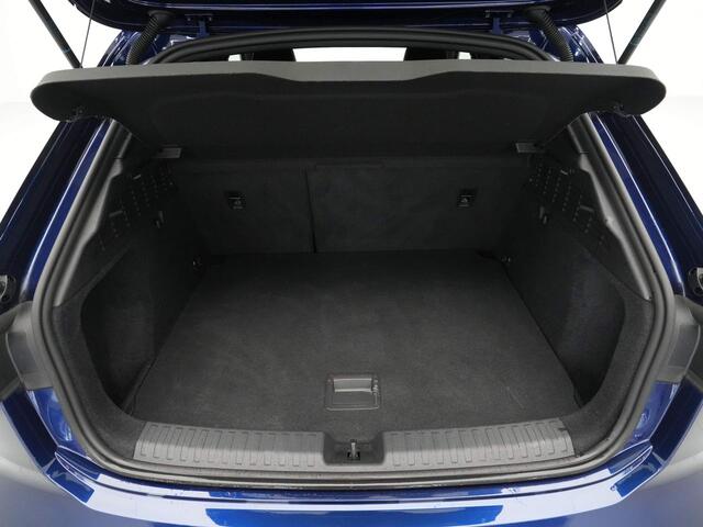 Audi A3 SPORTBACK 30 TFSI 110pk S-Line edition Navigatie Clima Pdc Acc