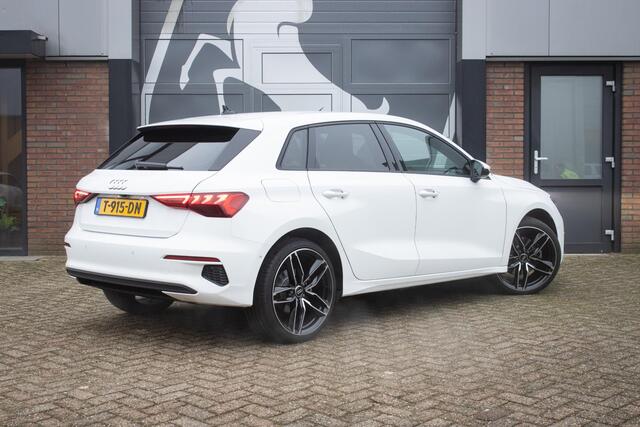 Audi A3 SPORTBACK 40 TFSI e Edition / 19'' / LED