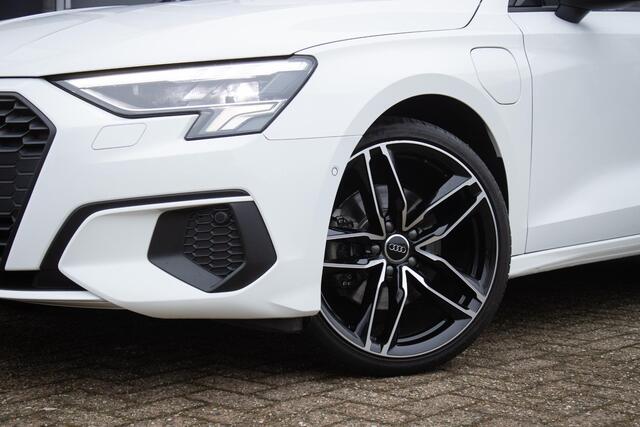 Audi A3 SPORTBACK 40 TFSI e Edition / 19'' / LED