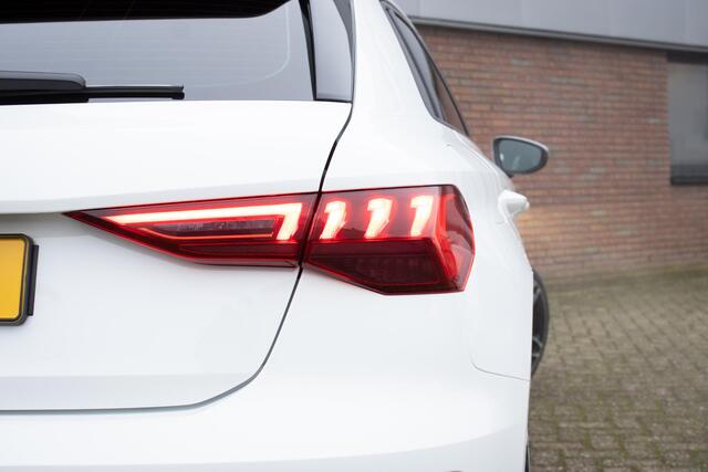 Audi A3 SPORTBACK 40 TFSI e Edition / 19'' / LED