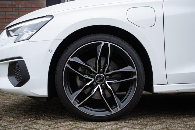 Audi A3 SPORTBACK 40 TFSI e Edition / 19'' / LED