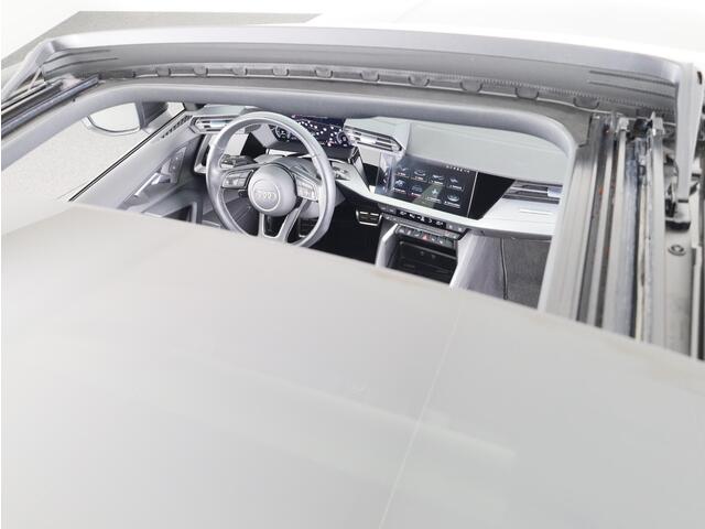 Audi A3 SPORTBACK 40 TFSI e S line Plug in Hybrid | Panoramadak | 18 inch lichtmetalen velgen | Navigatie | Parkeersensoren voor en achter | Verwarmbare voorstoelen