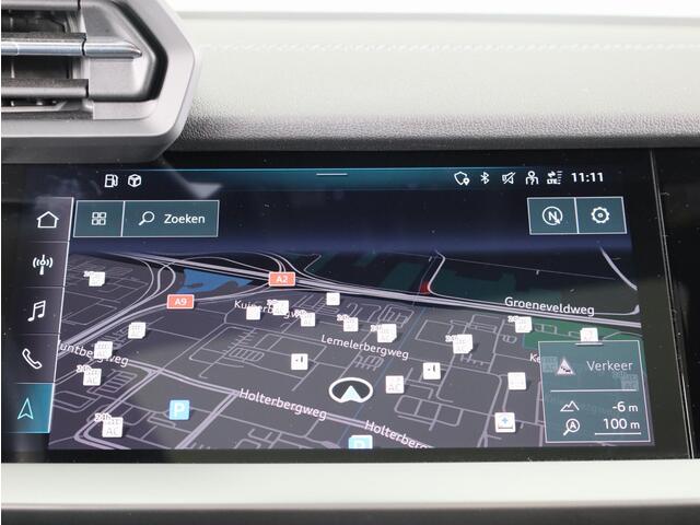 Audi A3 SPORTBACK 40 TFSI e S line Plug in Hybrid | Panoramadak | 18 inch lichtmetalen velgen | Navigatie | Parkeersensoren voor en achter | Verwarmbare voorstoelen