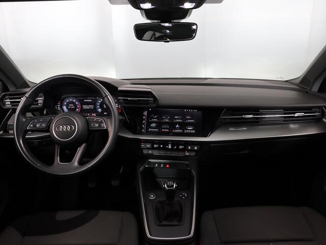 Audi A3 SPORTBACK 30 TFSI Pro Line 110 pk | Navigatie via App | Parkeersensoren achter | Cruise control | LED koplampen |