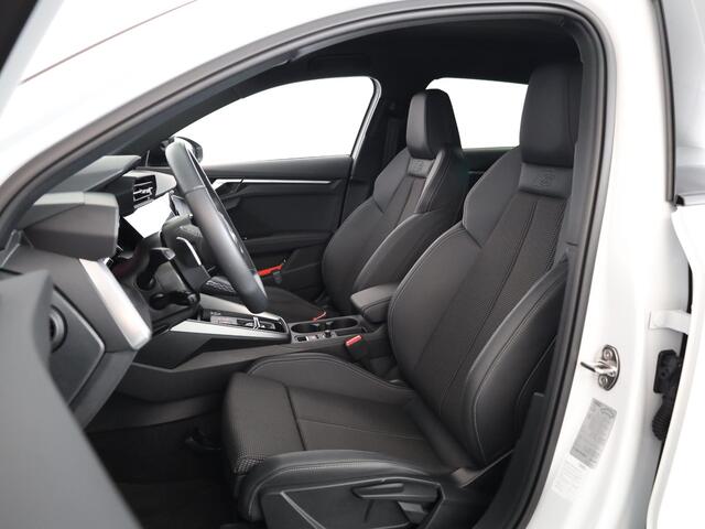 Audi A3 SPORTBACK 35 TFSI S edition 150 pk S-tronic | Verlengde garantie | Navigatie | Parkeersensoren achter | Adaptieve cruise control | LED koplampen | S-Line |