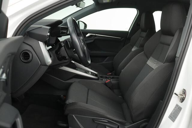 Audi A3 SPORTBACK 30 TFSI Business Edition | Virtual Cockpit | Sportstoelen | Carplay | Climate control | Full LED | Cruise control | PDC | Navigatie