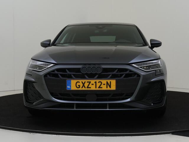 Audi A3 SPORTBACK 35 TFSI S edition | Leder S-Line| PANO | Keyless Entry | Optiekpakket Zwart | Privacy Glass | Stoelverwarming | 19 inch | 3-zone Airco | Adapt. Cruise Control | Parkeersensoren V/A
