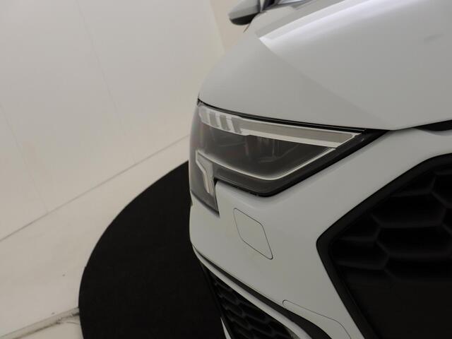Audi A3 SPORTBACK 35 TFSI S edition | Panoramadak | B&O | Sfeerverlichting | Stoelverwarming | Virtual cockpit plus | Afgevlakt sportstuur