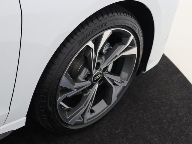 Audi A3 SPORTBACK 35 TFSI S edition | Panoramadak | B&O | Sfeerverlichting | Stoelverwarming | Virtual cockpit plus | Afgevlakt sportstuur