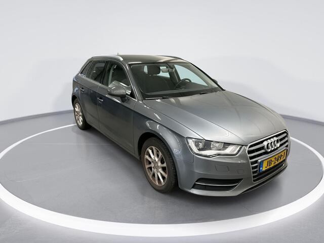 Audi A3 SPORTBACK 1.2 Tfsi 110pk Attraction Pro Line · Airco · Cruise Control · Navigatie · P-Sensoren · 16'' Inch ·