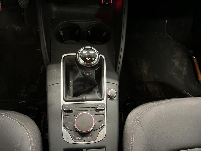 Audi A3 SPORTBACK 1.2 Tfsi 110pk Attraction Pro Line · Airco · Cruise Control · Navigatie · P-Sensoren · 16'' Inch ·