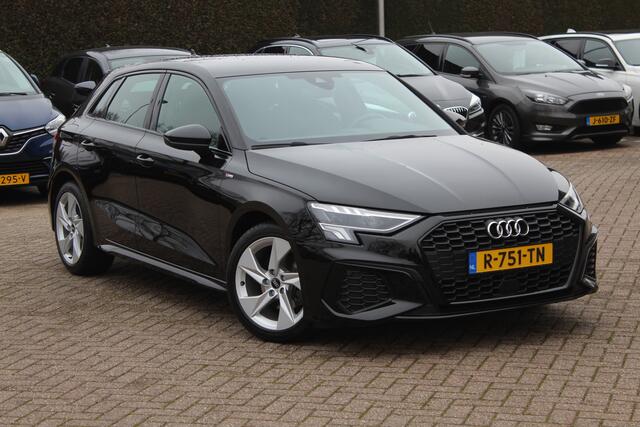 Audi A3 SPORTBACK 30 TFSI S edition / Virtual Cockpit / Apple CarPlay / Full LED / 17'' / Navigatie / Half leder / Parkeerhulp achter / ACC