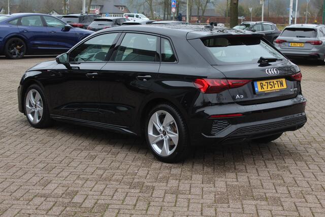 Audi A3 SPORTBACK 30 TFSI S edition / Virtual Cockpit / Apple CarPlay / Full LED / 17'' / Navigatie / Half leder / Parkeerhulp achter / ACC
