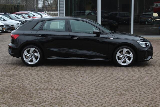 Audi A3 SPORTBACK 30 TFSI S edition / Virtual Cockpit / Apple CarPlay / Full LED / 17'' / Navigatie / Half leder / Parkeerhulp achter / ACC