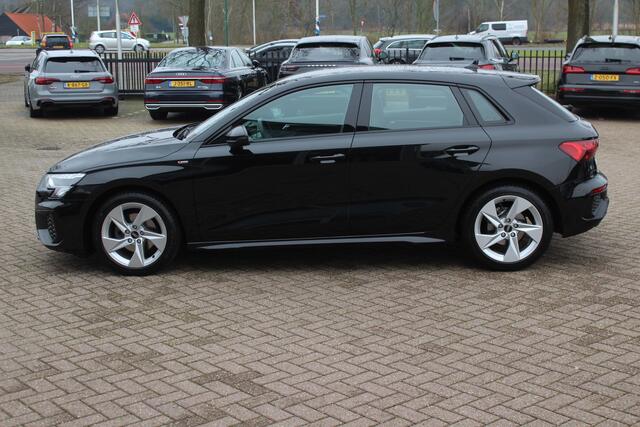 Audi A3 SPORTBACK 30 TFSI S edition / Virtual Cockpit / Apple CarPlay / Full LED / 17'' / Navigatie / Half leder / Parkeerhulp achter / ACC