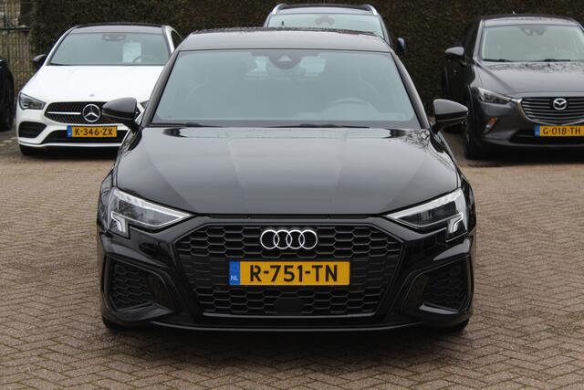 Audi A3 SPORTBACK 30 TFSI S edition / Virtual Cockpit / Apple CarPlay / Full LED / 17'' / Navigatie / Half leder / Parkeerhulp achter / ACC