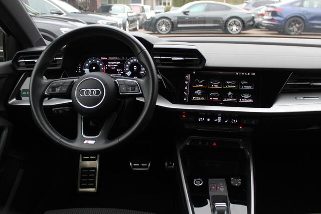 Audi A3 SPORTBACK 30 TFSI S edition / Virtual Cockpit / Apple CarPlay / Full LED / 17'' / Navigatie / Half leder / Parkeerhulp achter / ACC