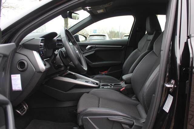 Audi A3 SPORTBACK 30 TFSI S edition / Virtual Cockpit / Apple CarPlay / Full LED / 17'' / Navigatie / Half leder / Parkeerhulp achter / ACC