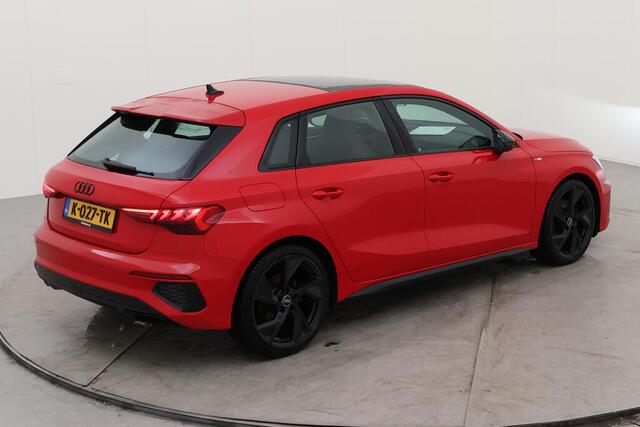 Audi A3 SPORTBACK 35 TFSI S edition / Panorama dak / Diamant Leder / Achteruitrijcamera / Climate / 19 Inch / Full Led