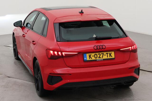 Audi A3 SPORTBACK 35 TFSI S edition / Panorama dak / Diamant Leder / Achteruitrijcamera / Climate / 19 Inch / Full Led